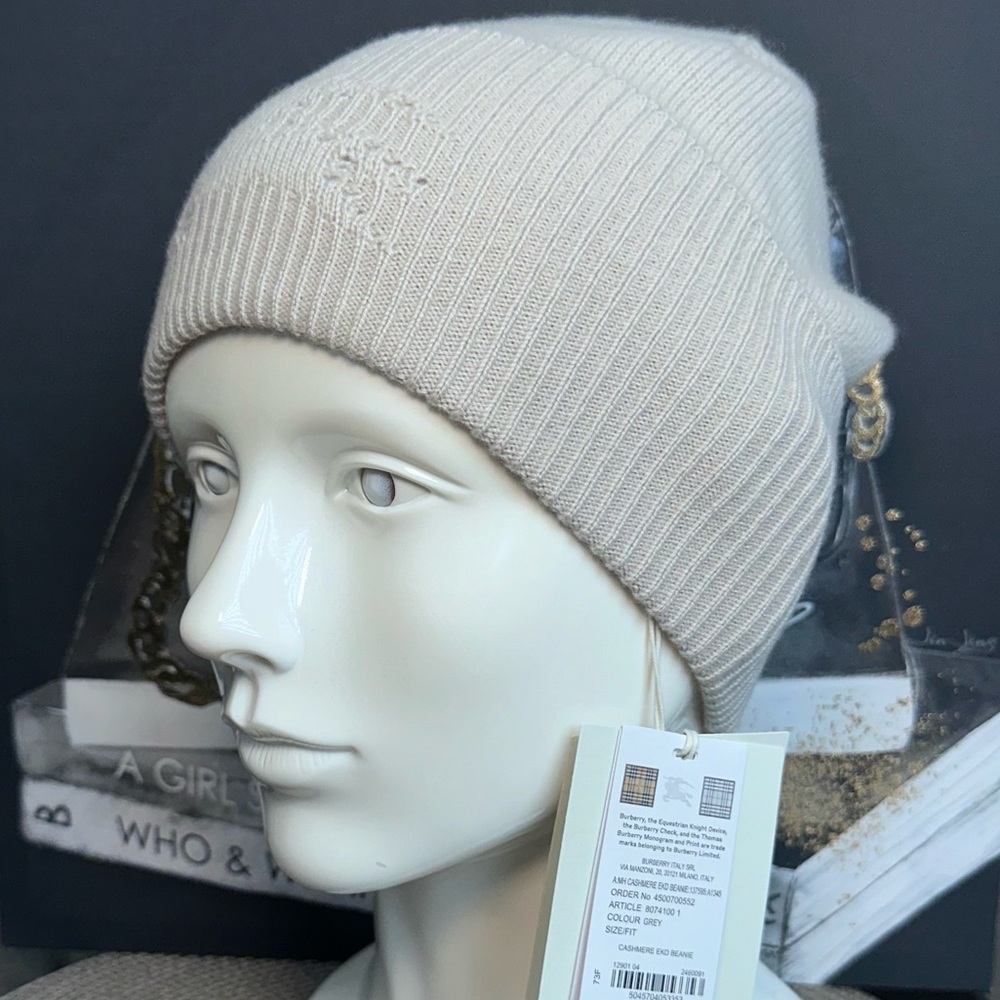 100% Cashmere NWT Burberry Beanie -Grey - Picture 5 of 7